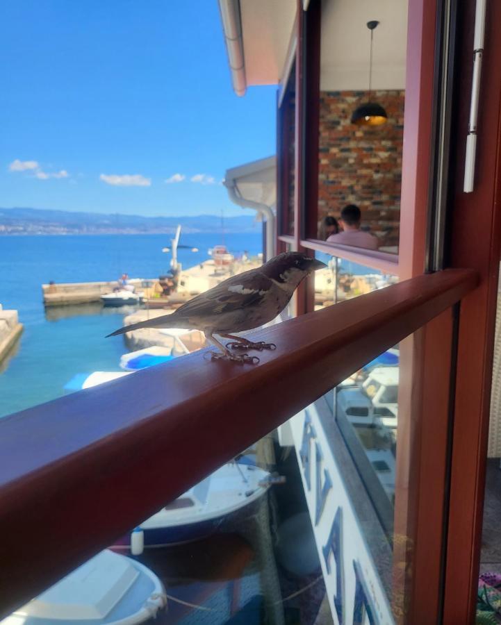 לובראן Apartment With Direct Sea View, Free Parking And Close To Beaches And Promenade מראה חיצוני תמונה