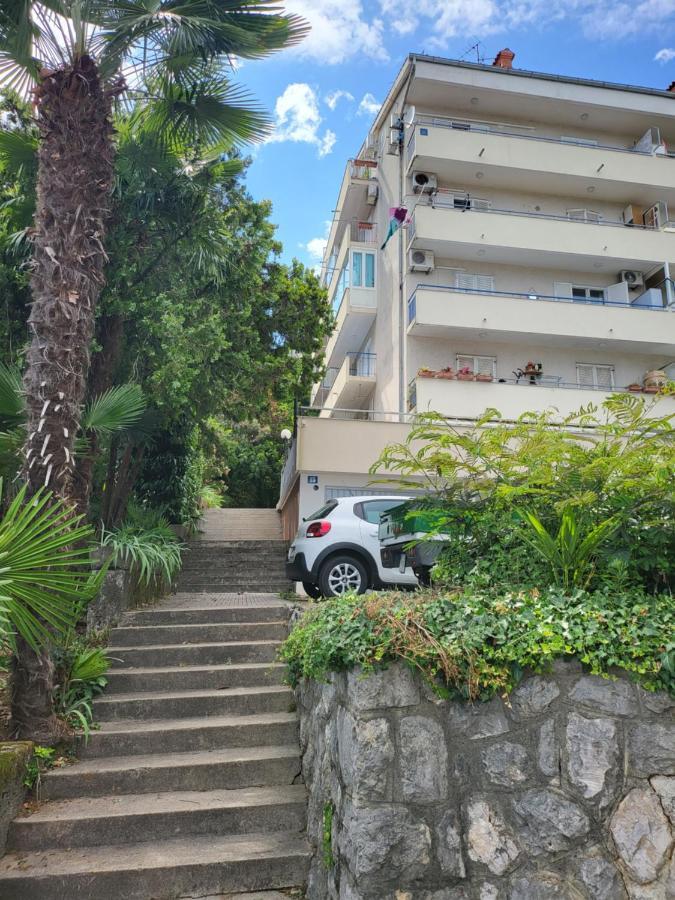 לובראן Apartment With Direct Sea View, Free Parking And Close To Beaches And Promenade מראה חיצוני תמונה