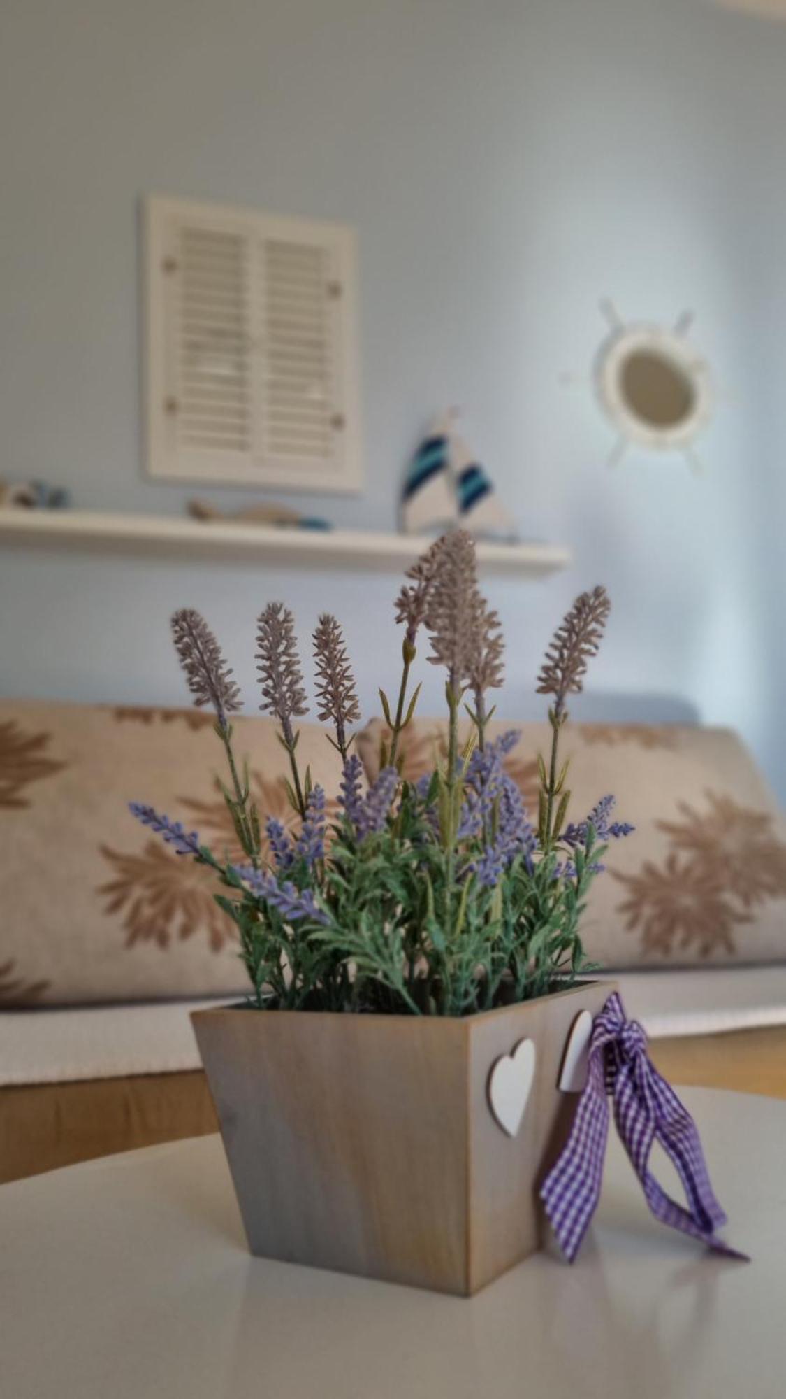 לובראן Apartment With Direct Sea View, Free Parking And Close To Beaches And Promenade מראה חיצוני תמונה